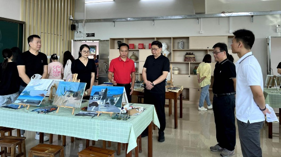 圖片2聚焦新課標(biāo)新課堂，探索美術(shù)教師發(fā)展之路——鶴山市2023年“新課標(biāo)新課堂”公益培訓(xùn)系列活動(dòng)之中小學(xué)美術(shù)教師專業(yè)能力提升培訓(xùn)活動(dòng).jpg
