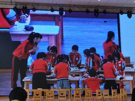 3.梁錦文《”泥“好，樹葉.jpg