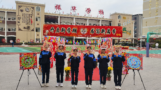 鶴山市振華學子返校合影.jpg