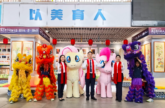 7鶴山市碧桂園學(xué)校+2026年春之開心返校.jpg